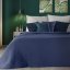 Dekoračný prehoz na manželskú posteľ tmavo modrej farby