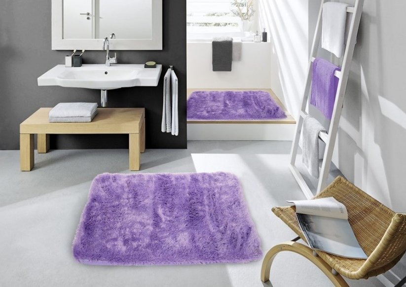 Fialový kobereček do koupelny 50 x 70 cm