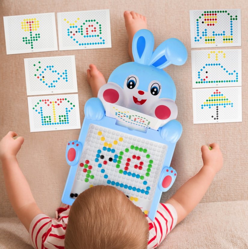 Oktató mágneses tábla gyerekeknek gyöngyökkel és sablonokkal