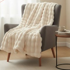 Mäkká deka v bielej farbe s motívom Vianoc - 150 x 200 cm