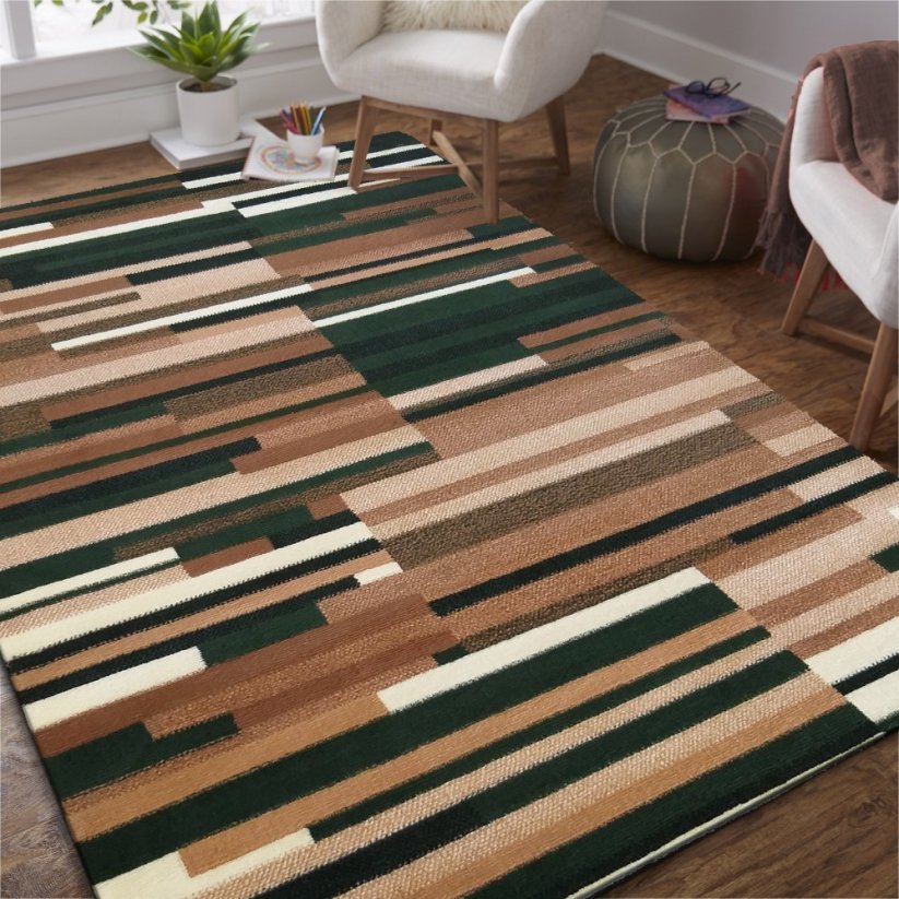 Krásný koberec v zeleno hnědé barvě s pruhy