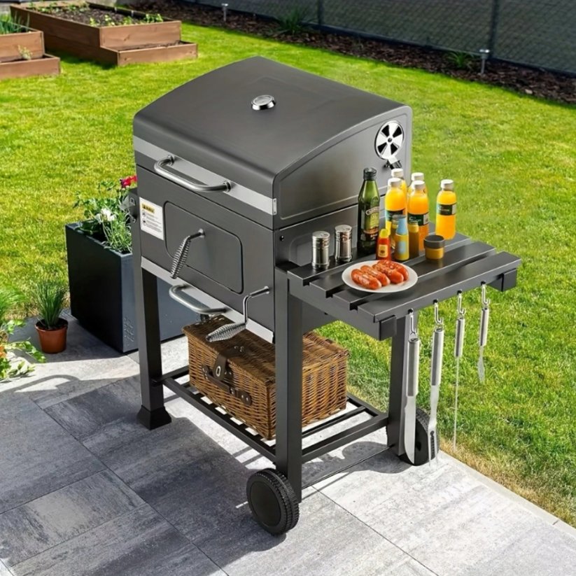 Massiver Familiengartengrill