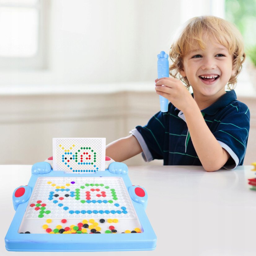 Pädagogische Magnettafel für Kinder mit Perlen und Schablonen