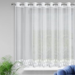 Perdea aerisită cu model floral brodat și inele