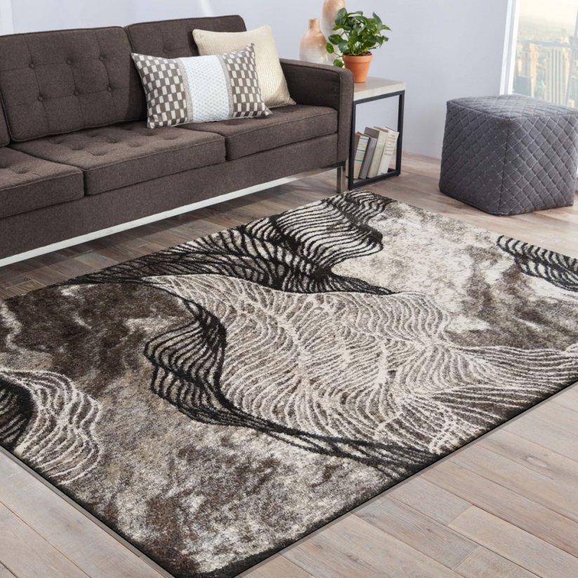 Hnedý moderný koberec so vzorovaním