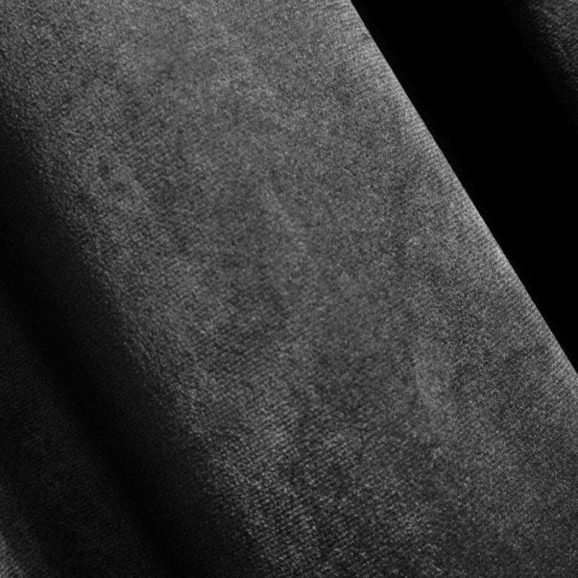 Jemný sametový závěs s řasící páskou černé barvy
