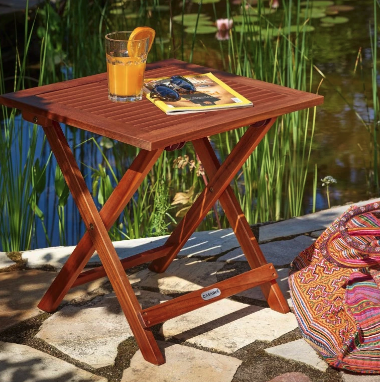Klappbarer Gartentisch aus massivem Akazienholz - 70 x 70 cm
