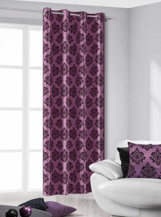 Hotový závěs na okna fialové barvy s francouzským vzorem