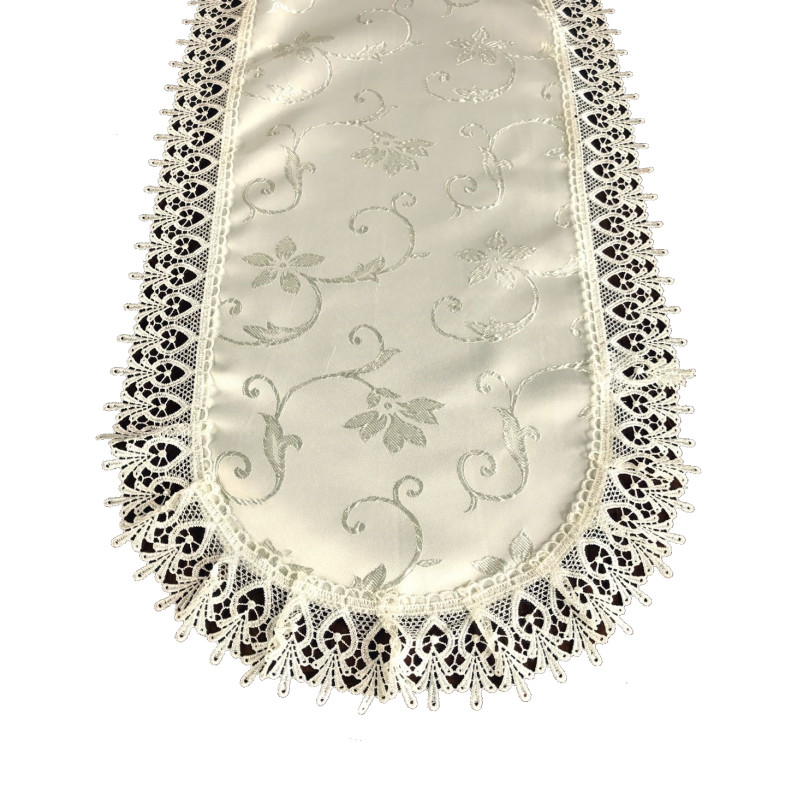 Luxus bézs színű ovális terítő finom hímzéssel és csipkével