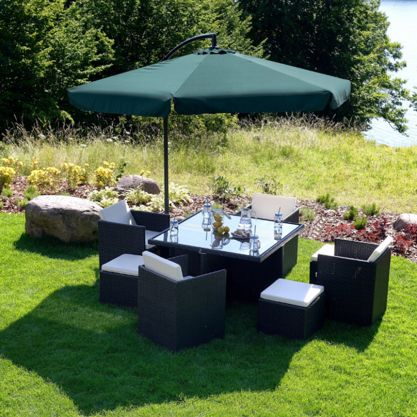 Veľký záhradný slnečník so stojanom zelenej farby