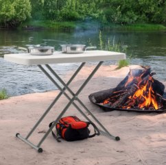 Klappbarer Wander-/Gastronomietisch mit verstellbarer Höhe