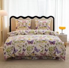 Weiße Bettwäsche mit Schmetterlingen und Blumen