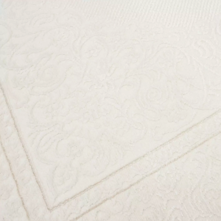 Modern fehér szőnyeg HERA PC45A finom dombornyomott mintával