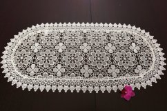 Tovaglia ovale in pizzo color crema
