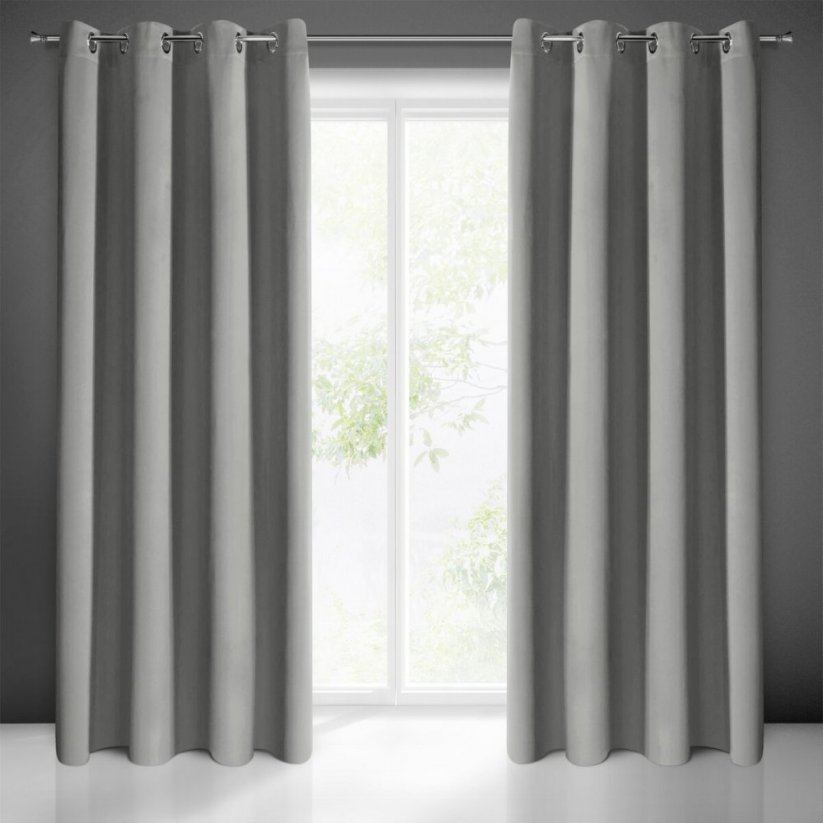 Osnovna zatemnitvena zavesa svetlo siva 135 x 250 cm