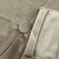 Béžový sametový závěs s ozdobným prošíváním a knoflíky v horní části