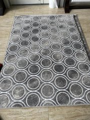 Modern szőnyeg geometrikus mintával