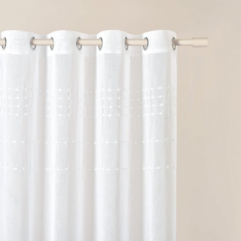 Kvalitná biela záclona  Marisa  so striebornými priechodkami 300 x 250 cm