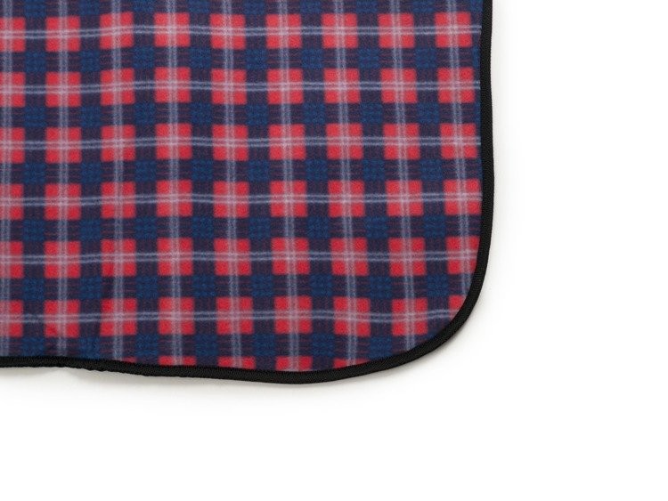 Kvalitná pikniková deka v modro červenej farbe