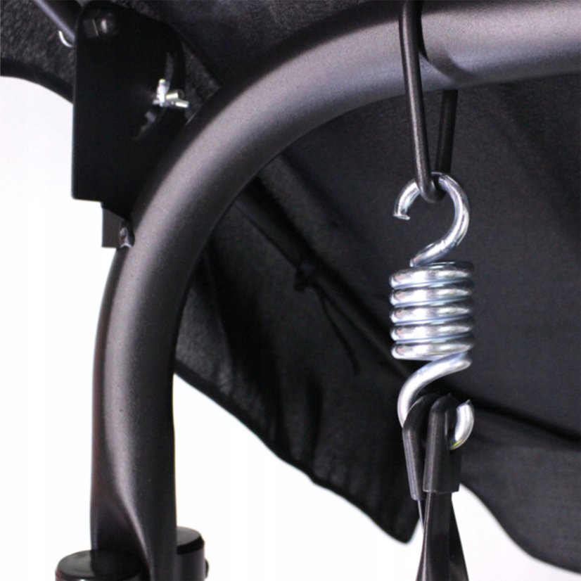 Pohodlná záhradná hojdačka čiernej farby