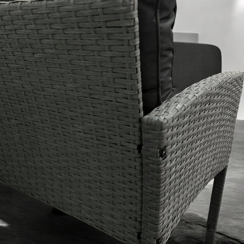 Sivá ratanová súprava - pohovka - kreslá a taburetky