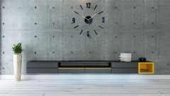 Schwarze Wanduhr