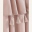 Világos rózsaszín függöny ASTORIA bojtokkal dróttömlőkhöz 140 x 260 cm