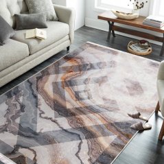 Изключителен килим с абстрактен модел