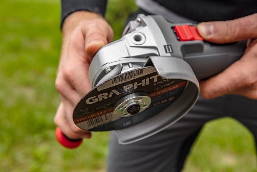 1600W teljesítményű sarokcsiszoló, 59G088 GRAPHITE