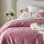 Ružový velúrový prehoz na posteľ Feel 240 x 260 cm