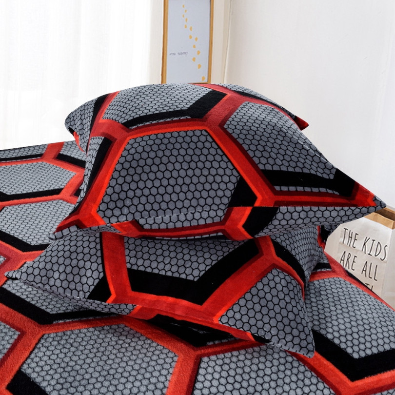 Mikroplyšové posteľné obliečky s geometrickými vzormi