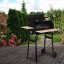 Gartengrill mit Schornstein und eingebautem Thermometer