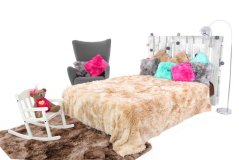 OMBRE chlpatá deka na posteľ béžovej farby 