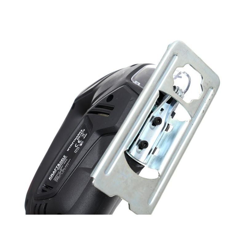 Priamočiara píla s výkonom 700W KD1675