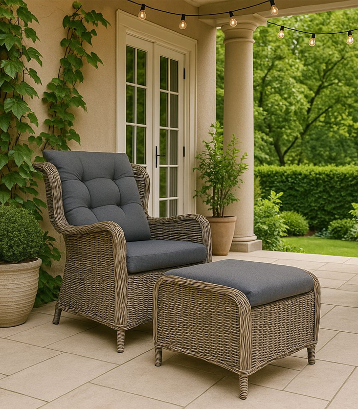 Zahradní ratanové křeslo s podnožkou