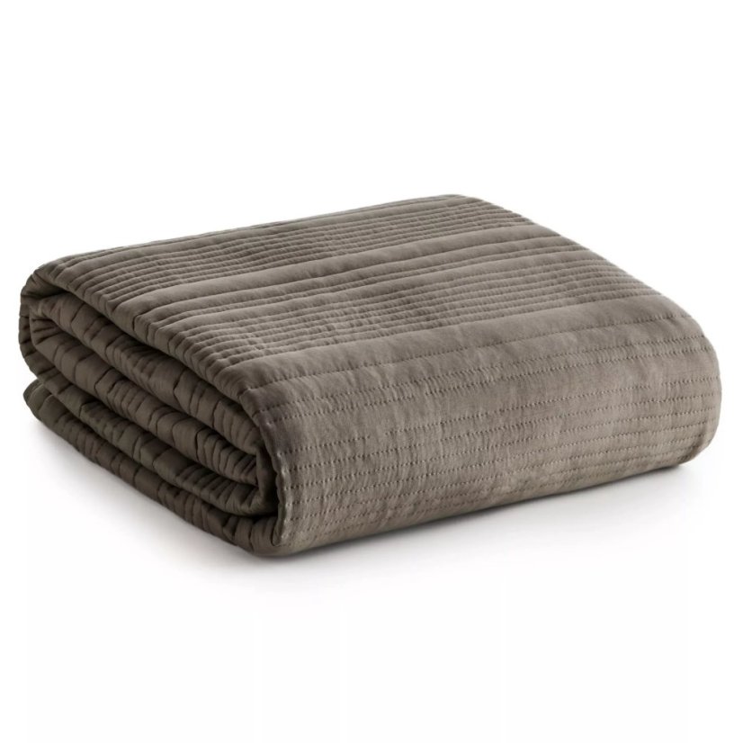 Elegáns ágytakaró TARA matt szövetből, steppelt mintával - barna színben.