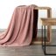 Originelle rosa Decke mit geometrischem Muster