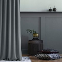 Sötét szürke függöny Aura ezüst karikákkal 180 x 280 cm