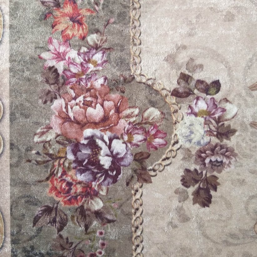 Farebný koberec vo vintage štýle