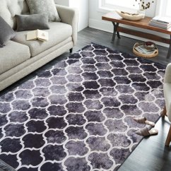 Черен противоплъзгащ килим с орнаменти
