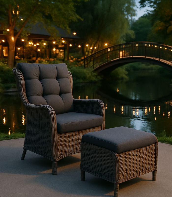 Zahradní ratanové křeslo s podnožkou