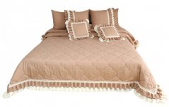 Cuvertura de pat roz antic de epocă în stil romantic