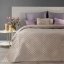 Bézs színű ágytakaró elegáns varrással