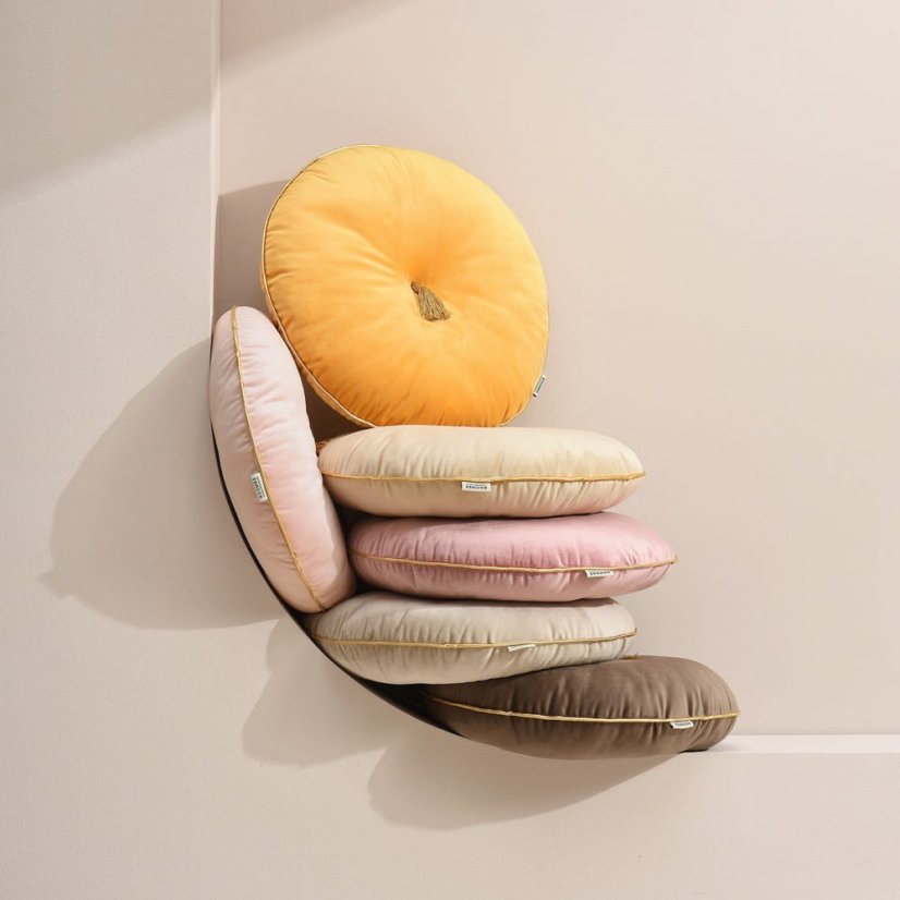 Okruhlý dekoračný vankúš ALLURE zelenej farby s priemerom 45 cm