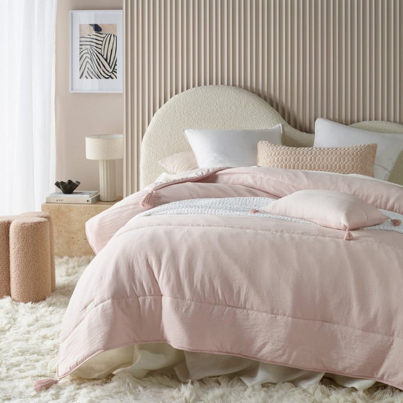 Cuvertură de pat roz Noemi cu ciucuri 170 x 210 cm