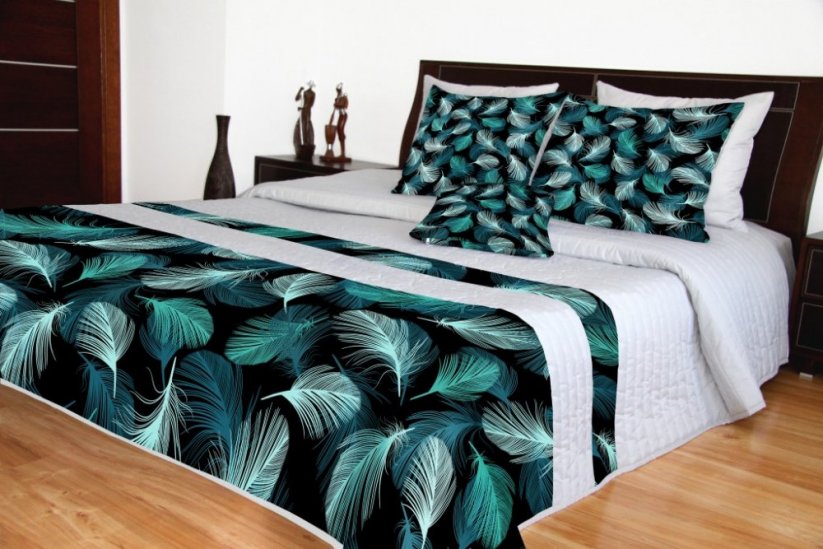 Szürke-fekete színű ágytakaró mintával
