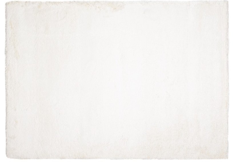 Hebký koberec bielej farby