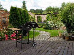 Kerti grill fedéllel, hamutartóval és polcokkal