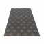 Exkluzivní koberec šedé barvy s černým vzorem