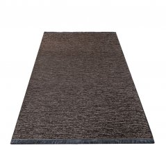 Elegantný jednofarebný koberec hnedej farby
